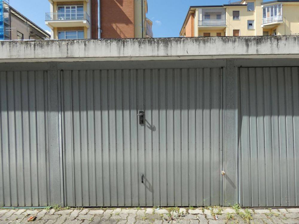 Box / garage a Alba in Piazza Urbano Prunotto - Foto 3