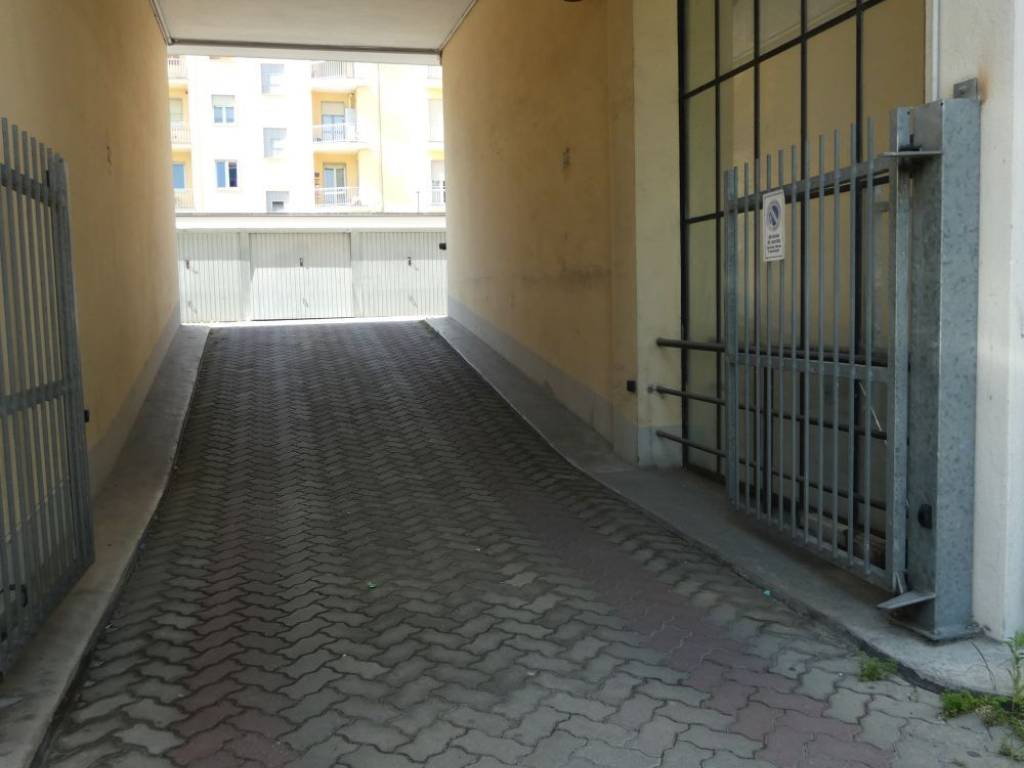 Box / garage a Alba in Piazza Urbano Prunotto - Foto 4