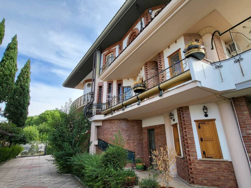 Villa a Montalto uffugo in Via Giacomo Puccini - Foto 5