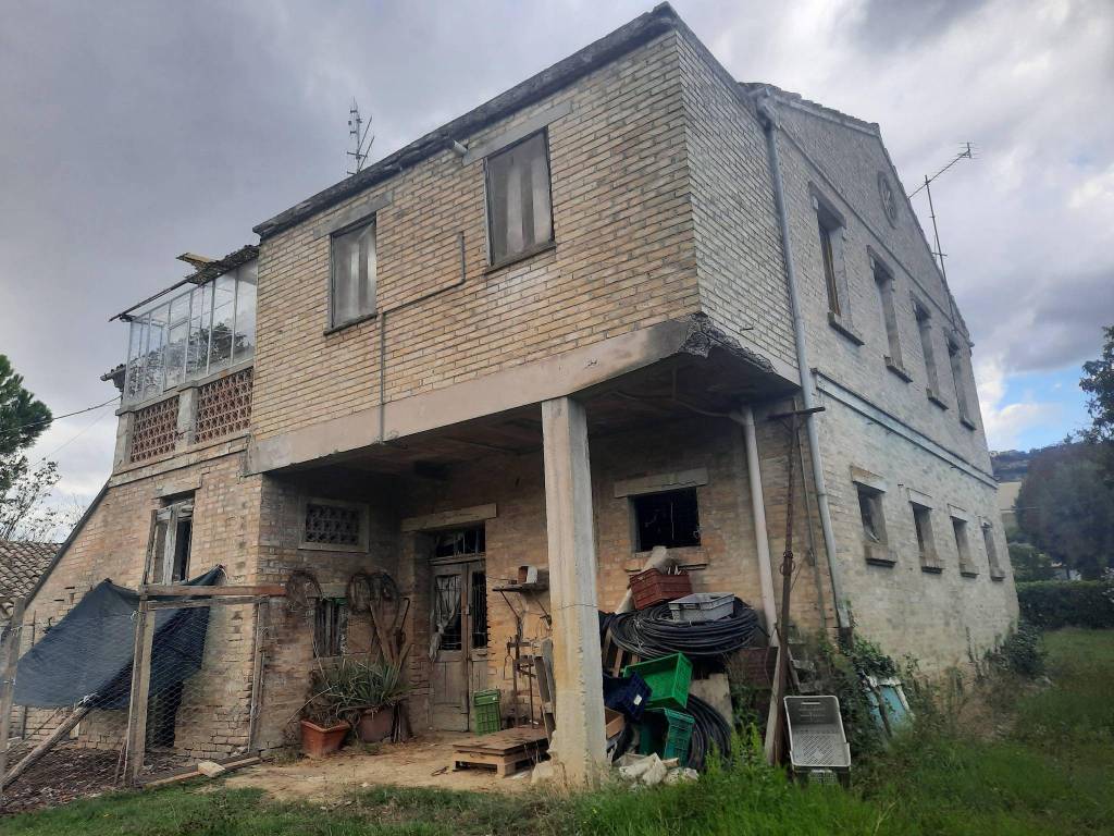 Rustico / casale a Monterubbiano in Via Abbadia, 38 - Foto 2