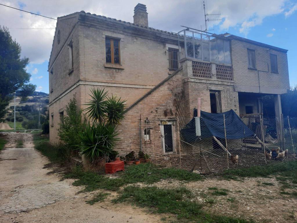 Rustico / casale a Monterubbiano in Via Abbadia, 38 - Foto 3