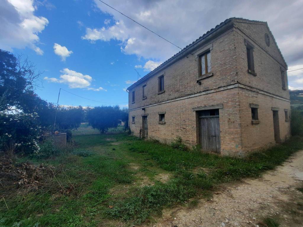 Rustico / casale a Monterubbiano in Via Abbadia, 38 - Foto 5