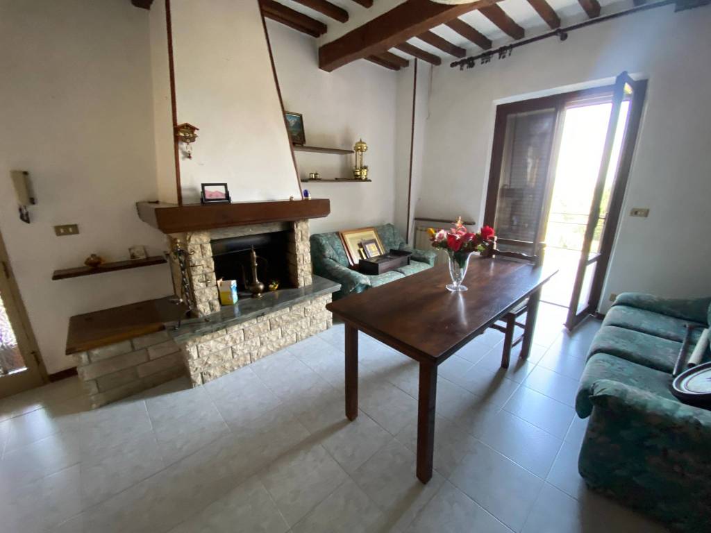 Casa indipendente a Castiglione del lago in Località Caioncola - Foto 5