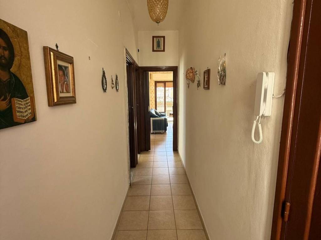Appartamento a Crotone in Via Mario Nicoletta - Foto 2