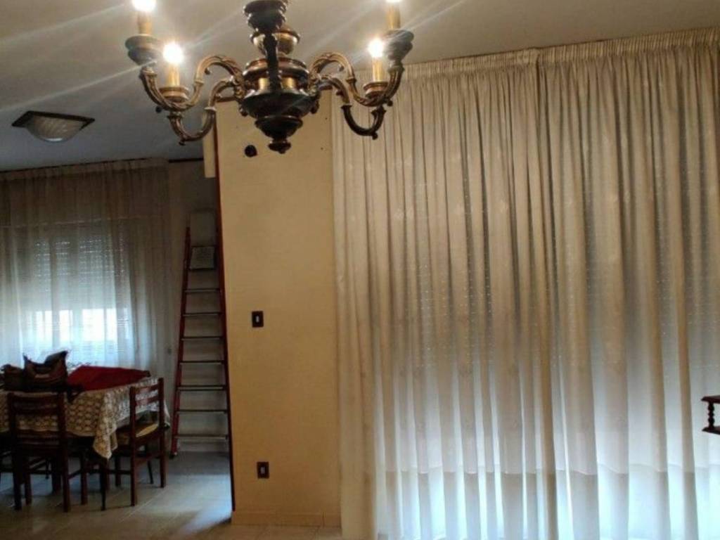 Appartamento a Crotone in Via Giovanni Paolo II - Foto 2