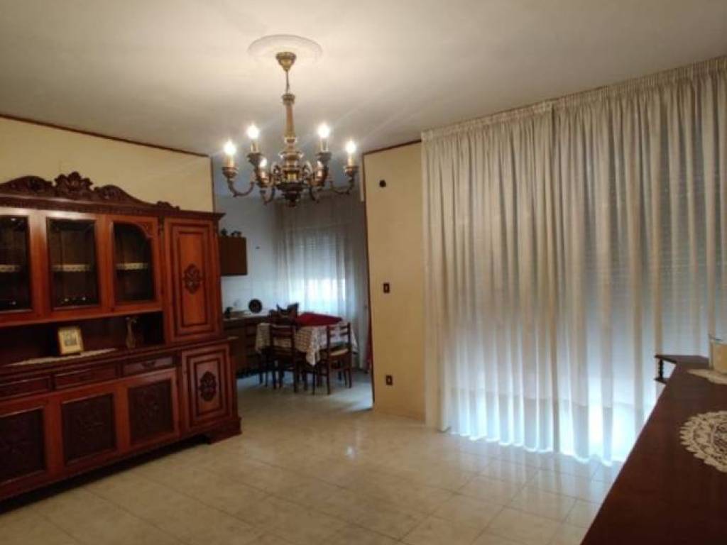 Appartamento a Crotone in Via Giovanni Paolo II - Foto 3