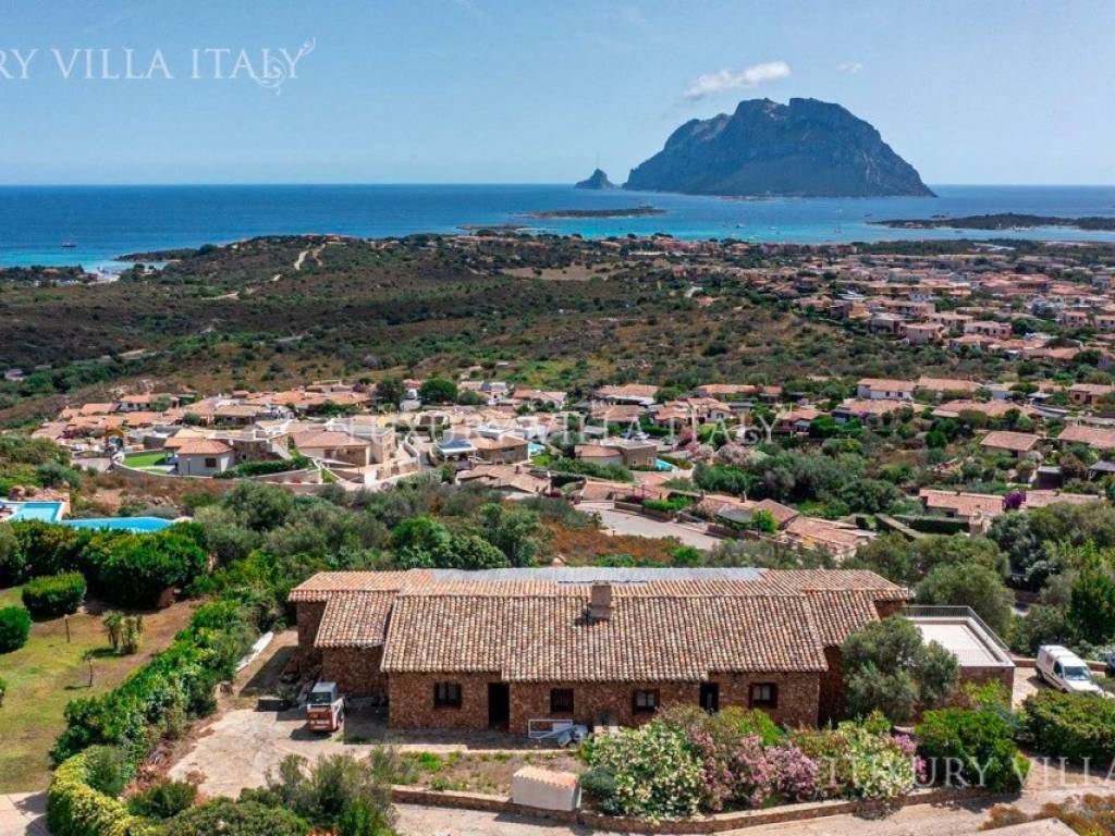 Villa a Loiri porto san paolo in Via Monte Ortobene, 15 - Foto 2