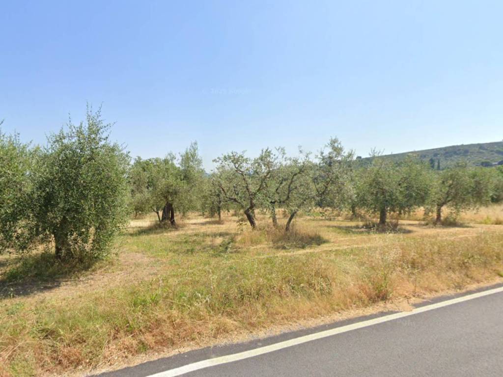 Terreno a Paciano in Via degli Etruschi - Foto 3