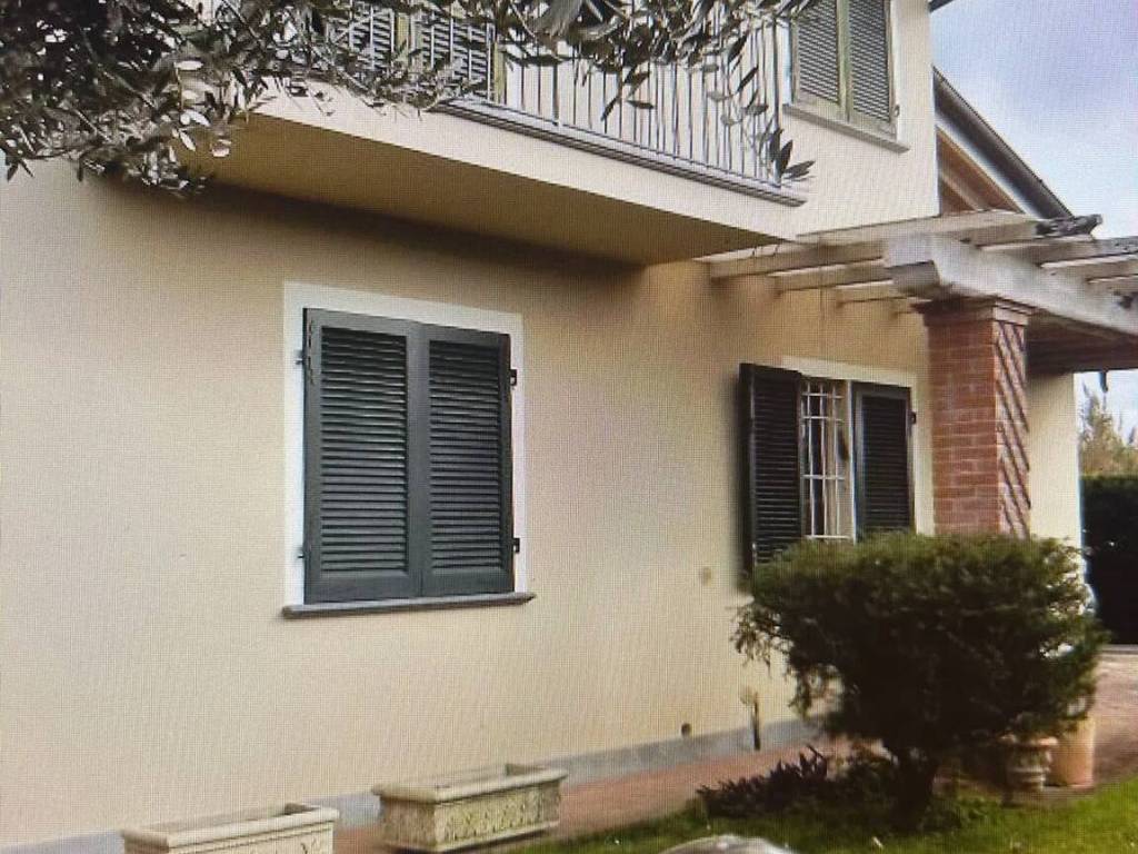 Villa a Pietrasanta in Via Ficalucci - Foto 2