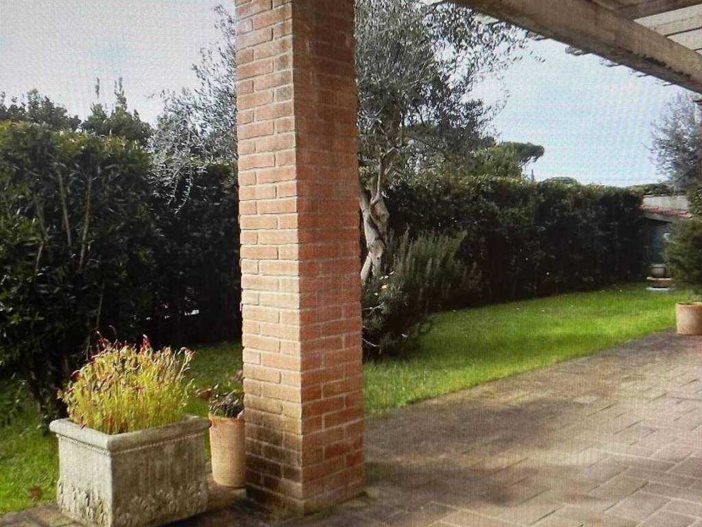 Villa a Pietrasanta in Via Ficalucci - Foto 3