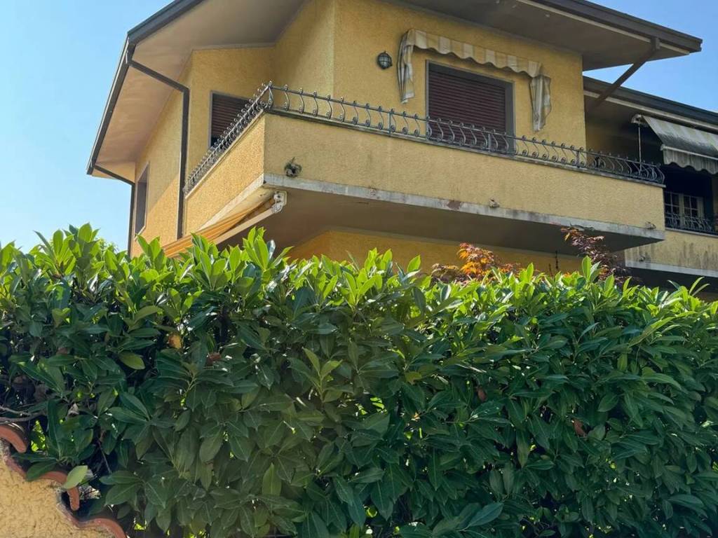 Villa a Pietrasanta in Viale Apua - Foto 2