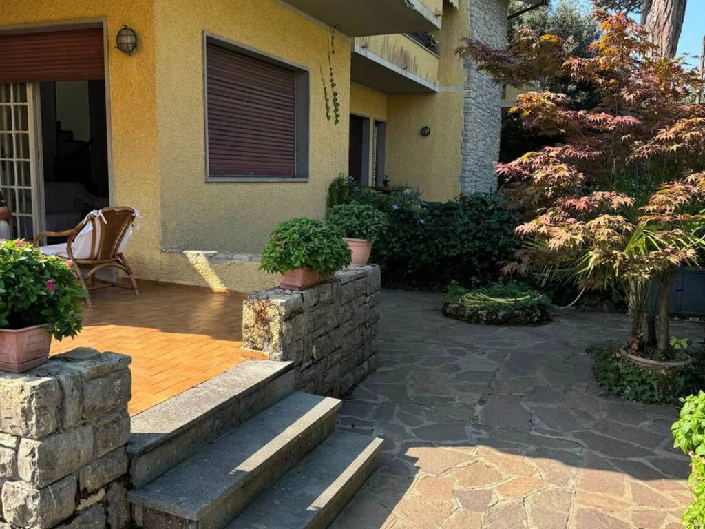 Villa a Pietrasanta in Viale Apua - Foto 4