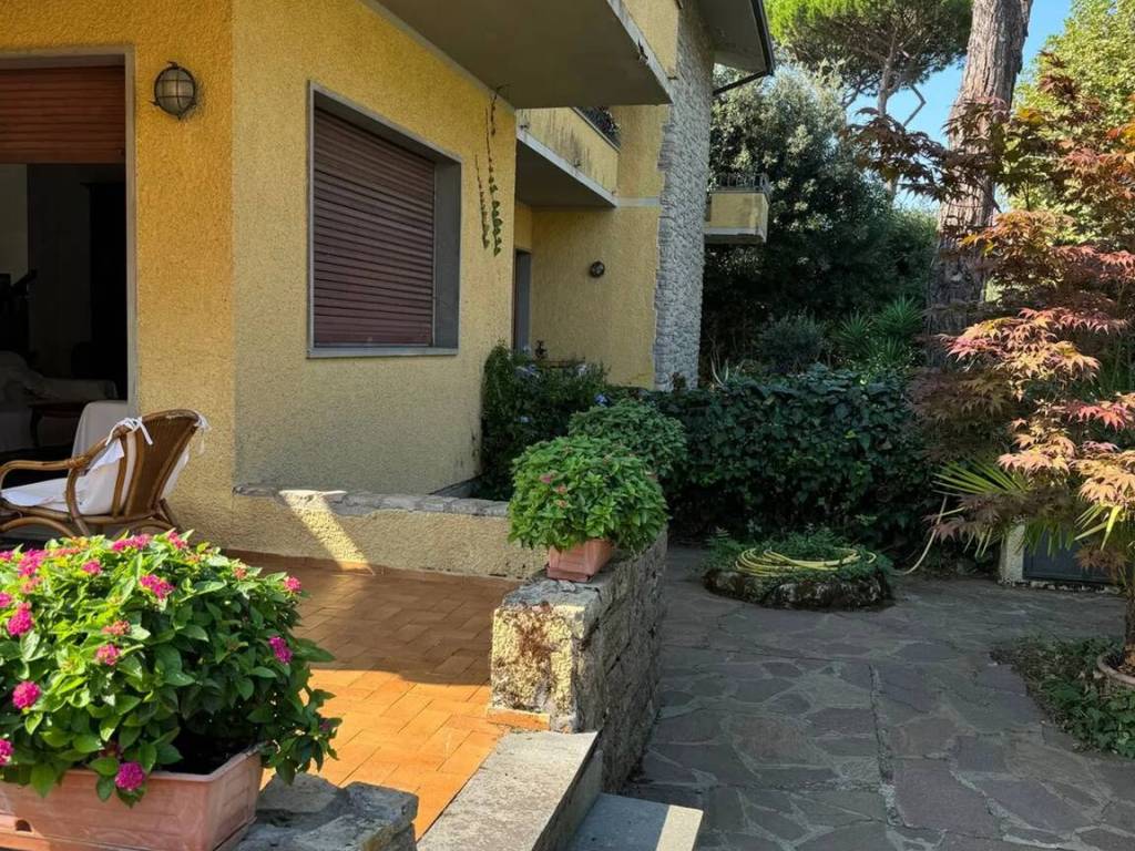 Villa a Pietrasanta in Viale Apua - Foto 5