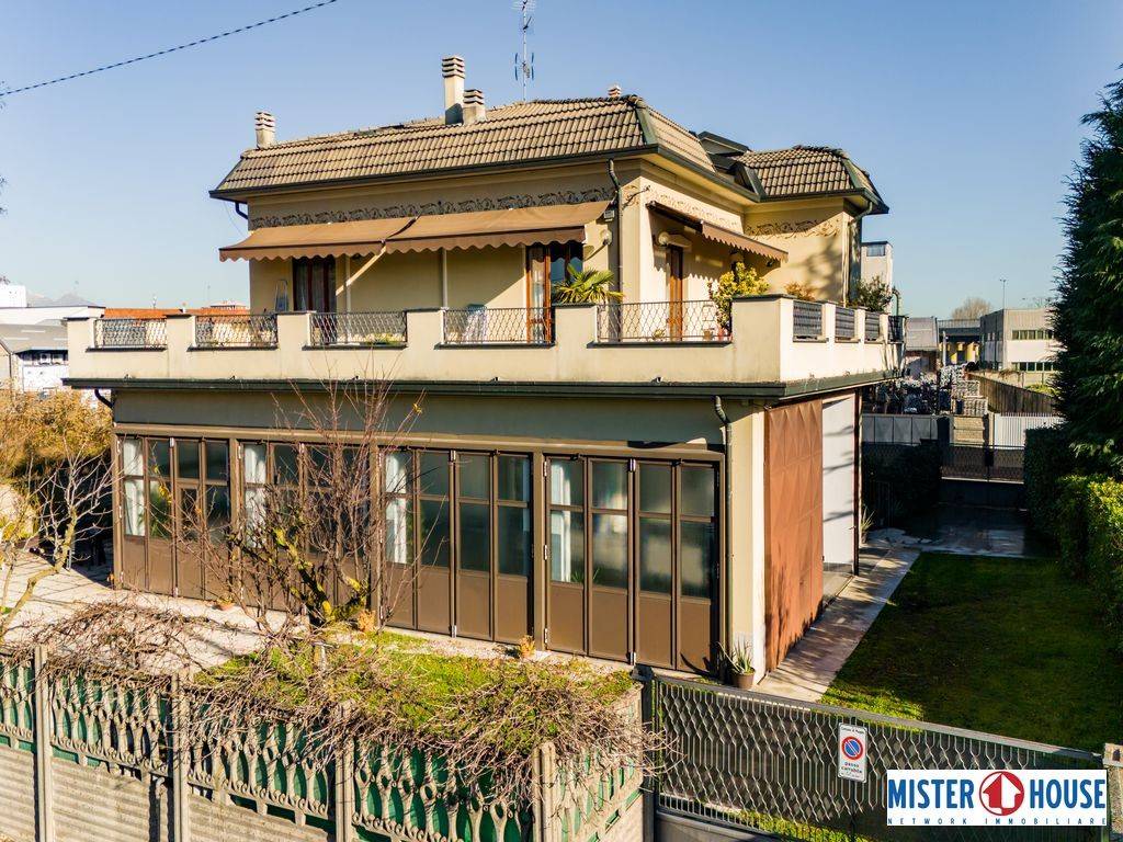 Villa a Muggiò in Via Gabriele D'Annunzio, 23 - Foto 2