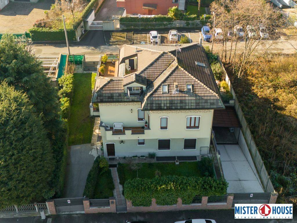 Villa a Muggiò in Via Gabriele D'Annunzio, 23 - Foto 3