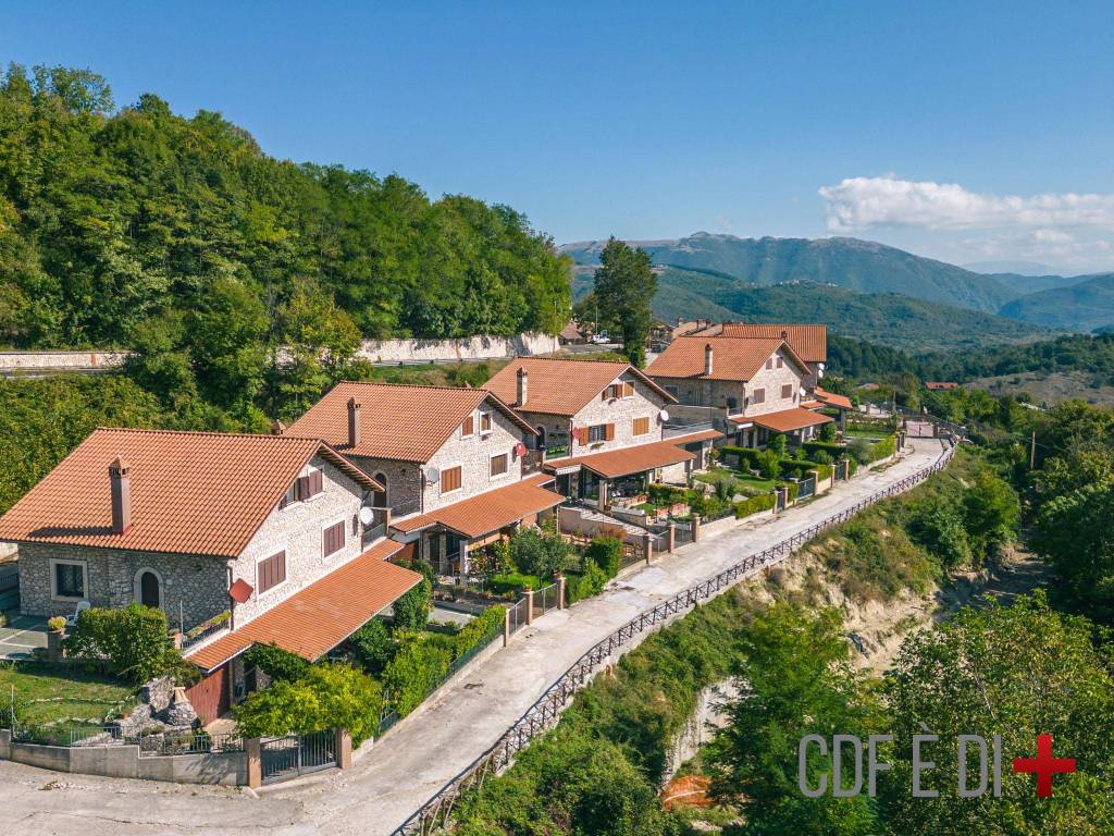 Villetta a schiera a Orvinio in Strada Statale Licinese - Foto 2