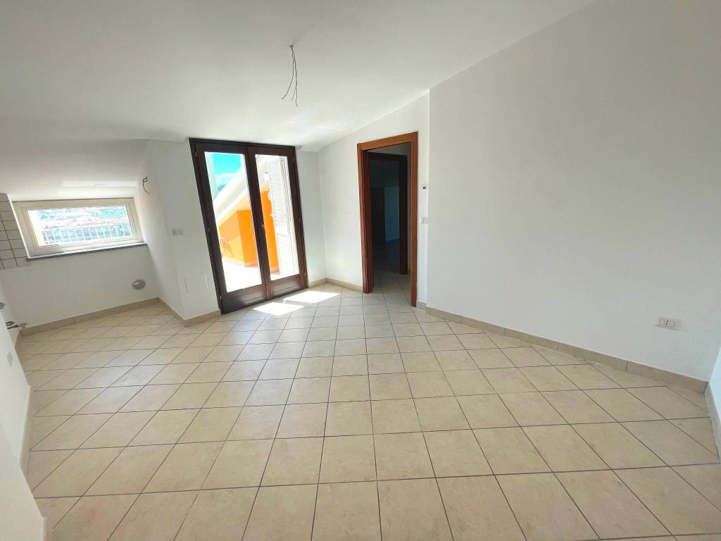 Attico / mansarda a Alba adriatica in Via Legnano - Foto 4