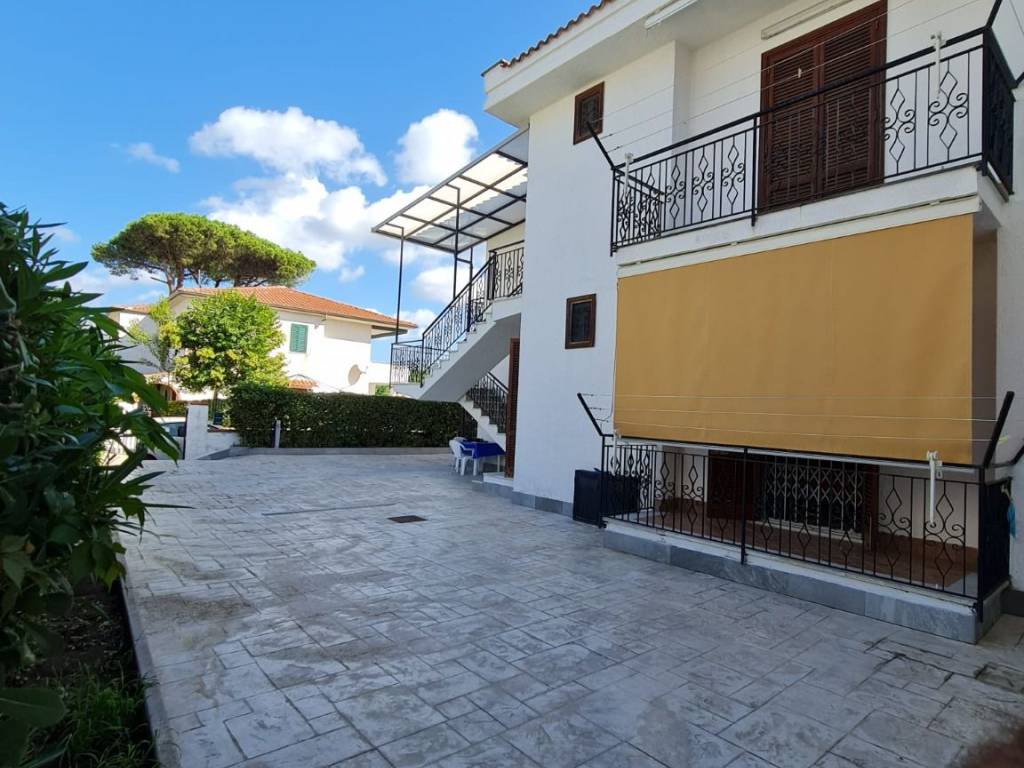 Villa a Cellole in Località Baia Domizia - Foto 3