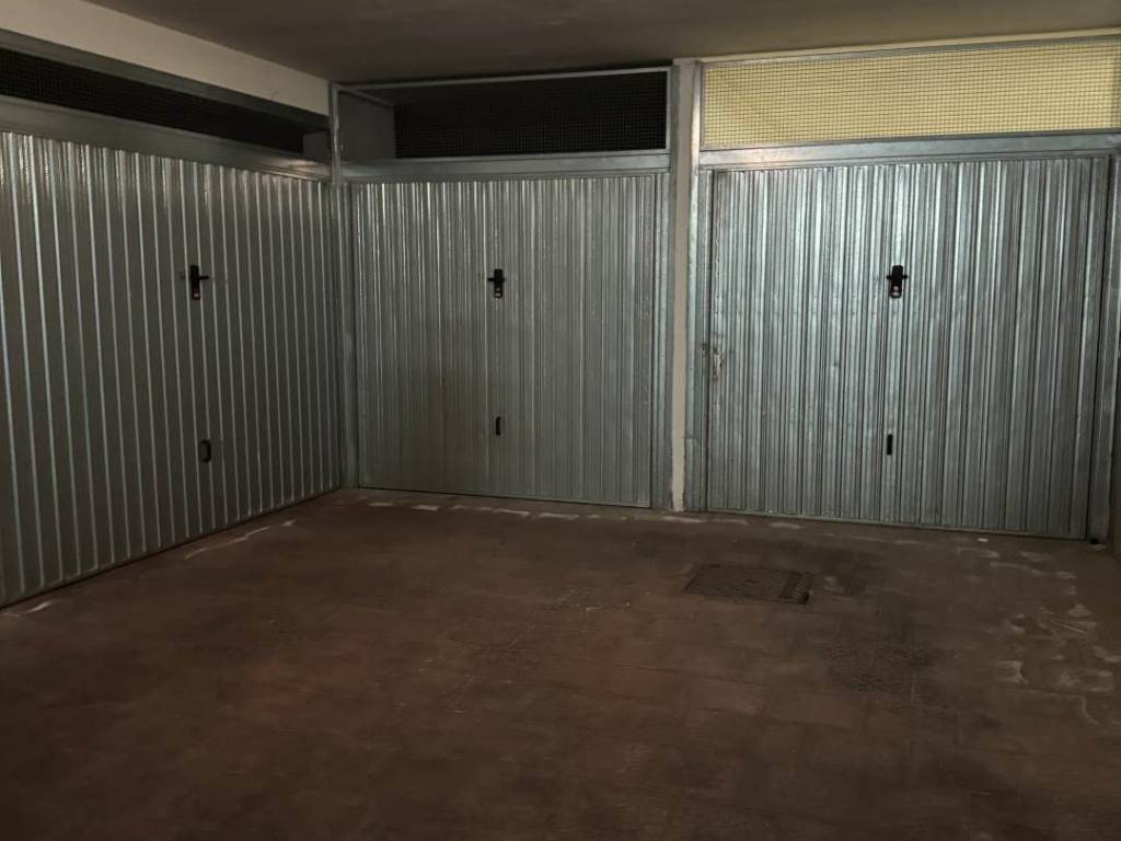 Box / garage a Salerno in via Pomponio Leto, 34 - Foto 4