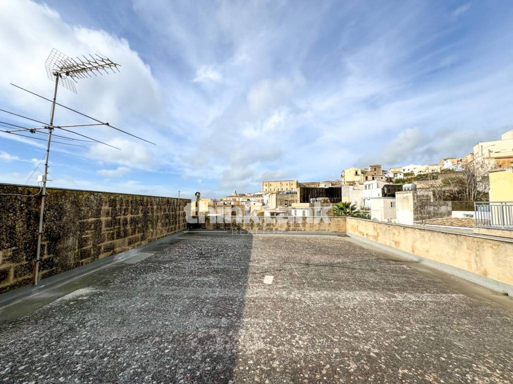 Appartamento a Noto in Via Angelo Cavarra - Foto 4