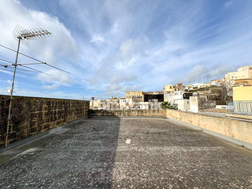 Appartamento a Noto in Via Angelo Cavarra - Foto 5
