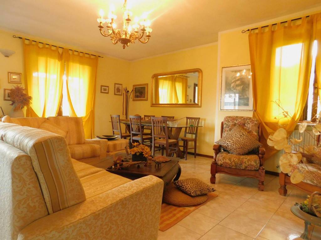 Villa a Sumirago in Via Perego, 34 - Foto 4