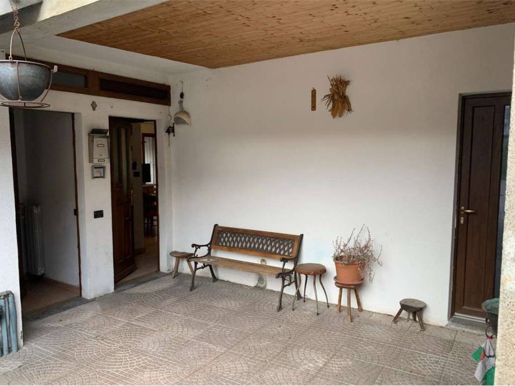 Casa indipendente a Viggiù in via Madonnina, 27 - Foto 2