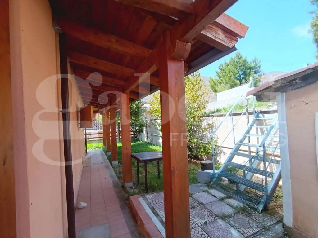 Villa a Castel di sangro in Via Pontone, s.n. - Foto 4
