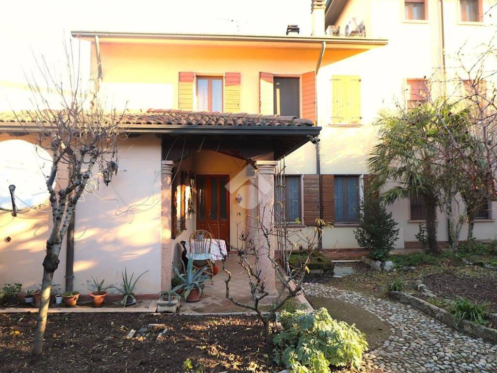 Villa a Roverbella in Via Solferino e San Martino, 33 - Foto 2