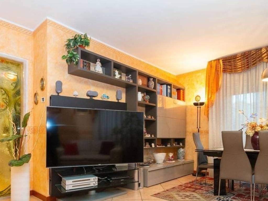 Appartamento a Gorla minore in Via Roma, 11 - Foto 3