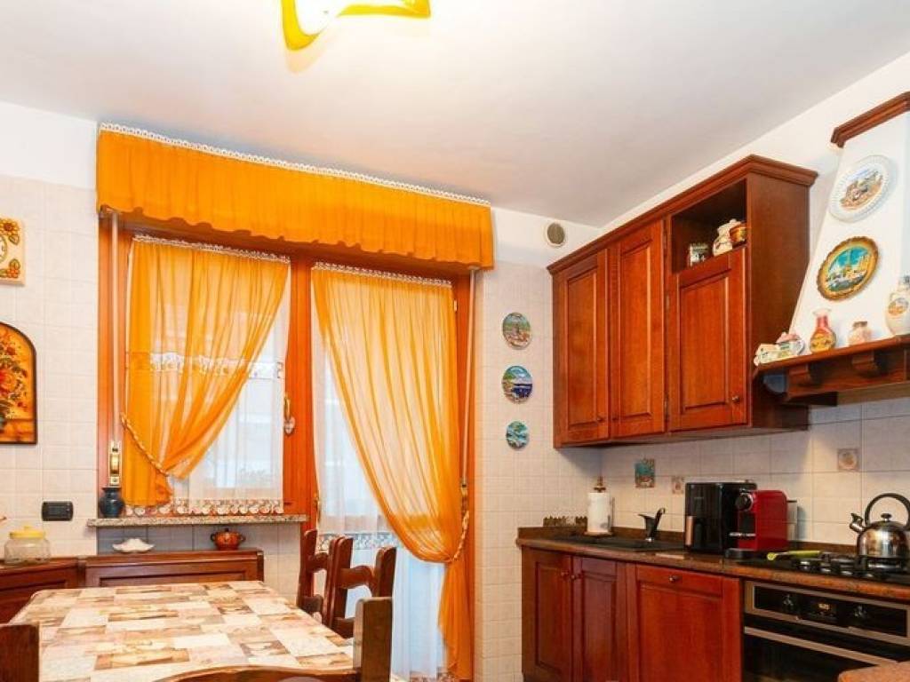 Appartamento a Gorla minore in Via Roma, 11 - Foto 5