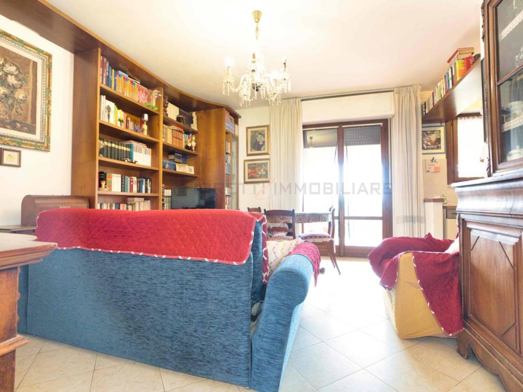 Appartamento a Piombino in Via Rosanna Benzi - Foto 3