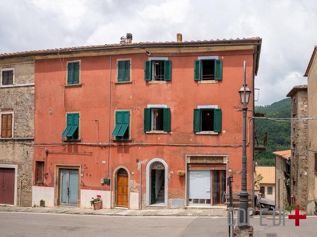 Appartamento a Massa marittima in Piazza Spartaco Lolini - Foto 2