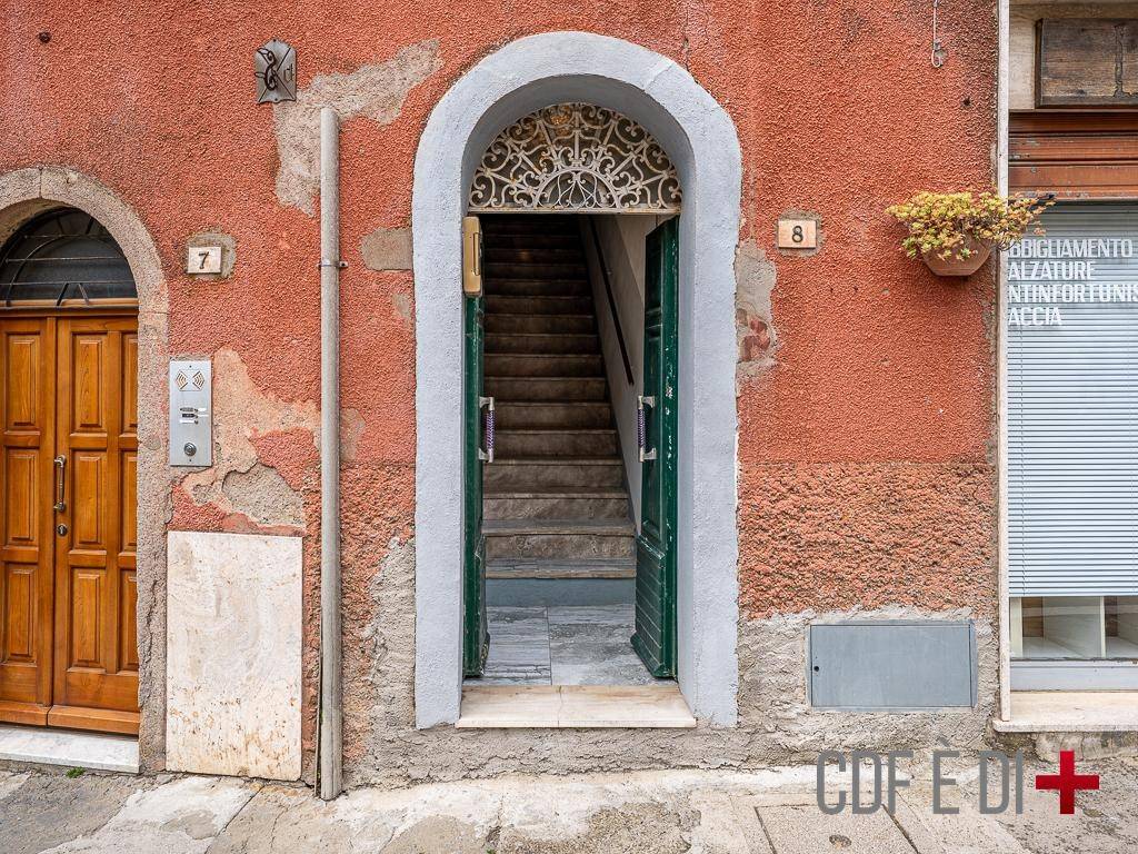 Appartamento a Massa marittima in Piazza Spartaco Lolini - Foto 4