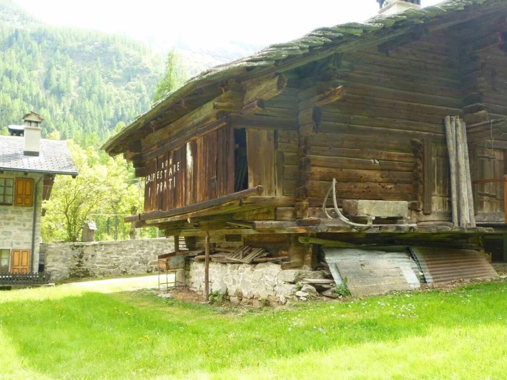Rustico / casale a Macugnaga in Abitato Di Pecetto Superiore S.N.C. - Foto 3