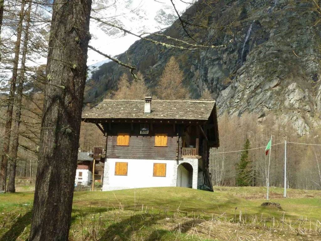 Appartamento a Macugnaga in Via Pecetto S.N.C. - Foto 4