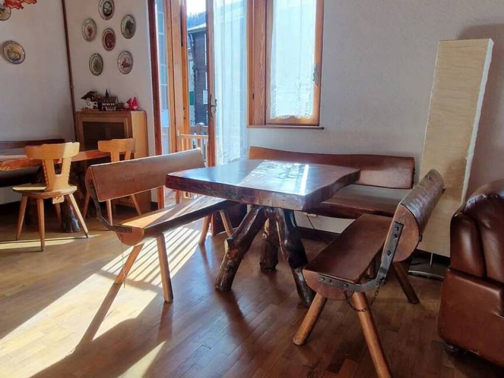 Appartamento a Macugnaga in Via Monte Rosa, 101 ------ B - Foto 2