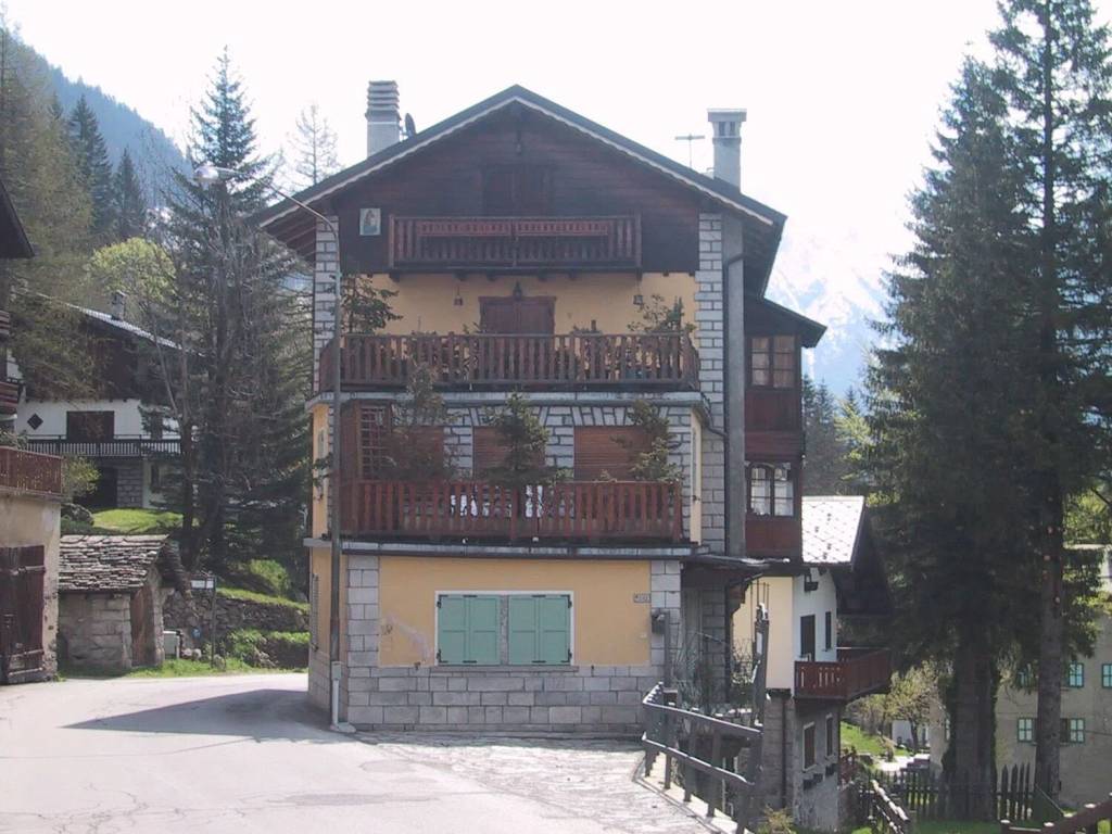 Appartamento a Macugnaga in Via Monte Rosa S.N.C. - Foto 2