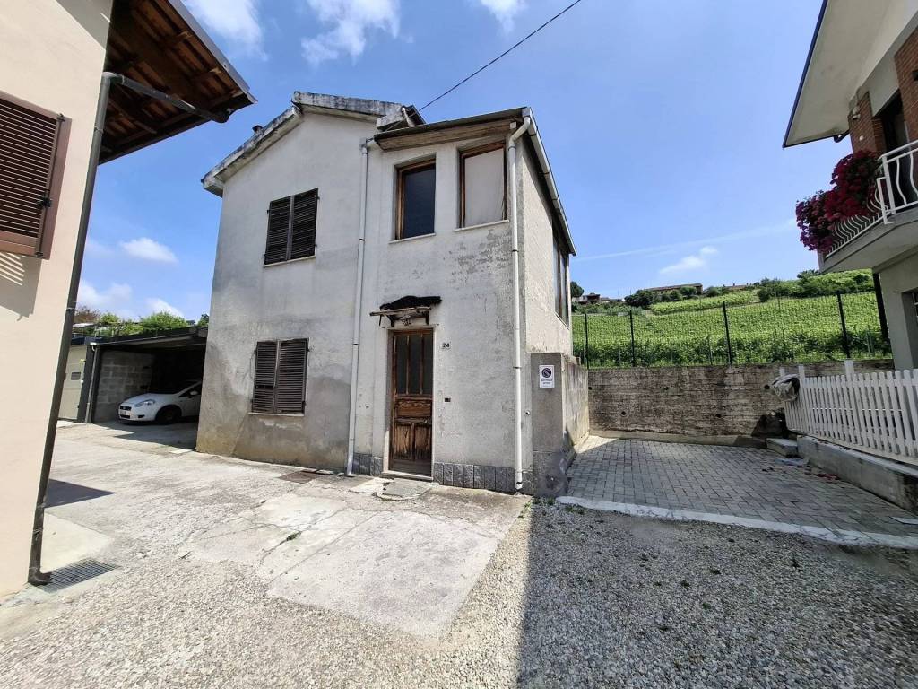 Casa indipendente a Castagnito in Via Passatore, 26 - Foto 2