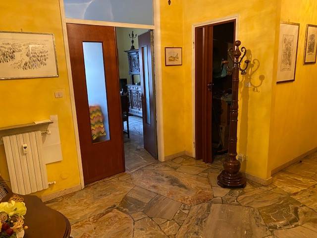 Appartamento a Asti in Via Camillo Benso di Cavour, 138 - Foto 2