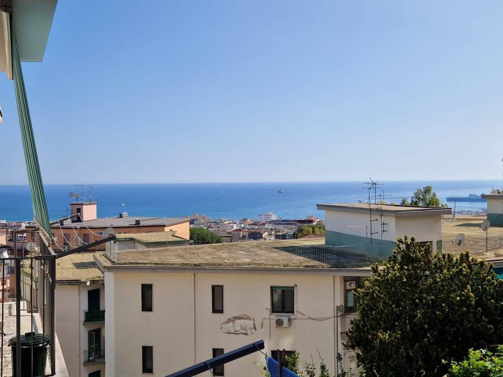 Appartamento a Salerno in Via Valerio Laspro, 33 - Foto 2