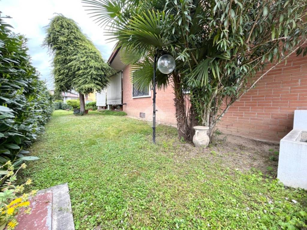 Villa a Ponte san nicolò in Via Alcide Cervi, 6 - Foto 3