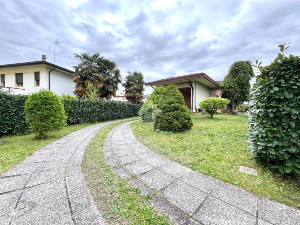Villa a Ponte san nicolò in Via Alcide Cervi, 6 - Foto 5