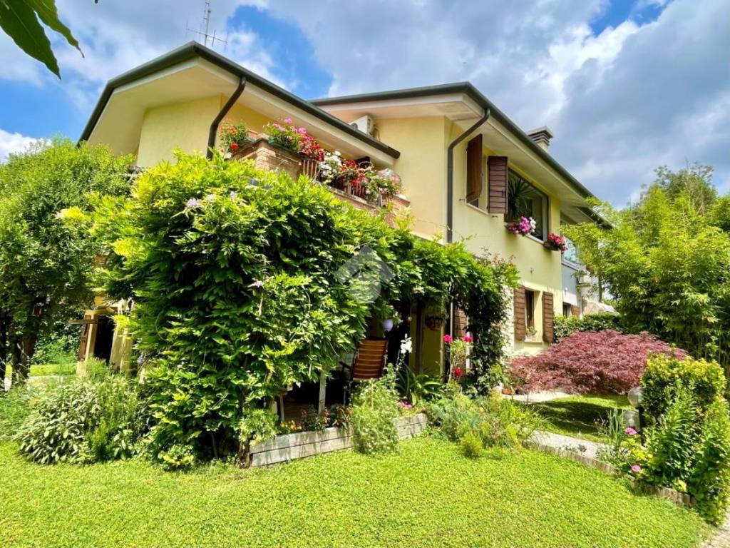 Villa a Selvazzano dentro in Via Garda, 3 - Foto 2