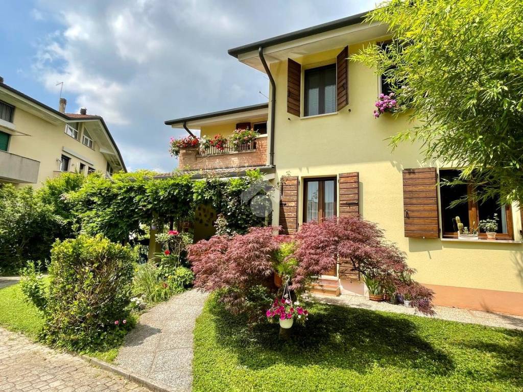 Villa a Selvazzano dentro in Via Garda, 3 - Foto 3