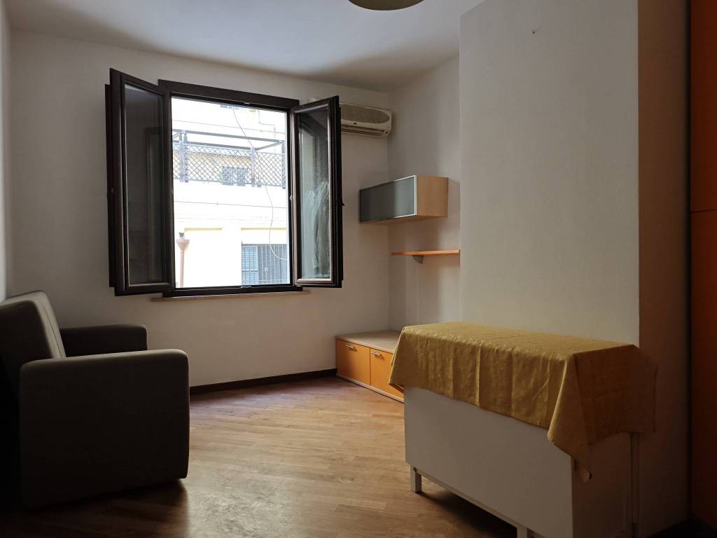 Appartamento a Cagliari in Via Vincenzo Monti, 60 - Foto 4