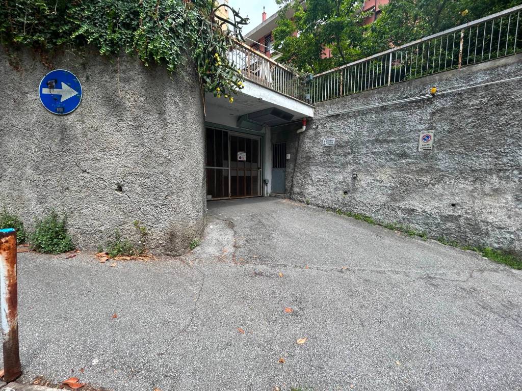 Box / garage a Genova in Viale Giorgio Modugno - Foto 2