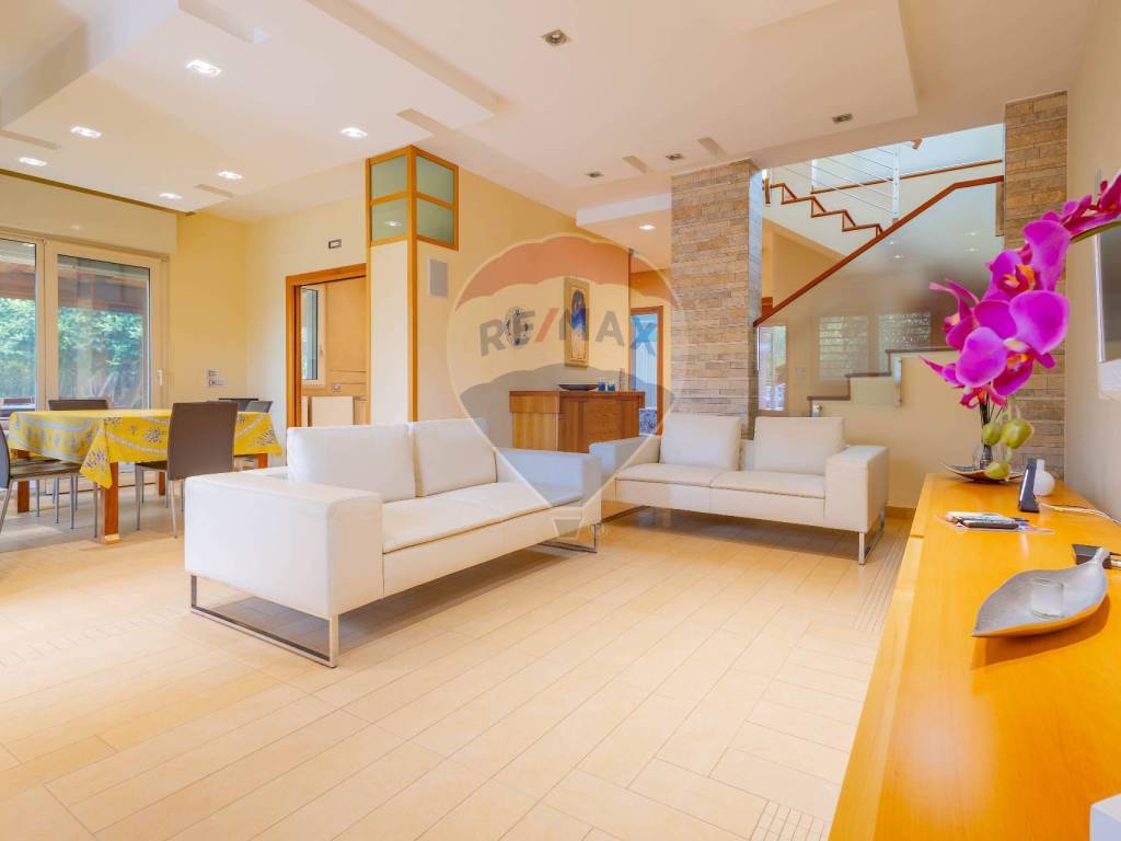 Villa a Bari in Via Giovanni Gentile - Giardini d'Oriente, 94 - Foto 2