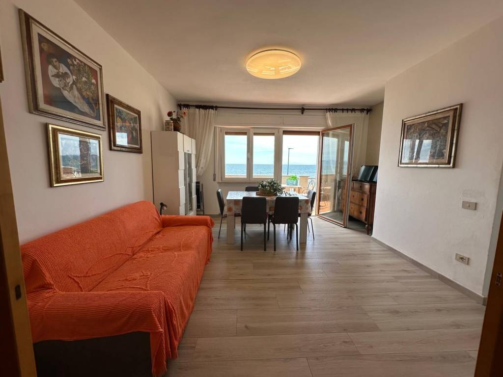 Appartamento a Follonica in Viale Italia, 266 - Foto 2