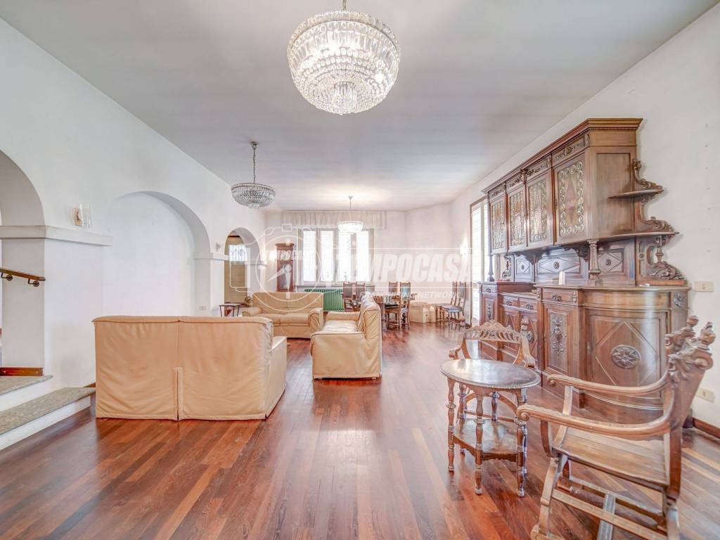 Villa a Fagnano olona in Via XXV Aprile 27 - Foto 4